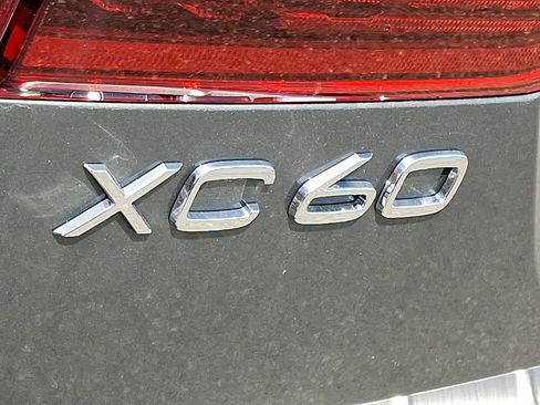 New 2026 Volvo XC60 T8 Ultra image 18