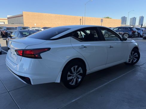 Used 2024 Nissan Altima 2.5 S image 4