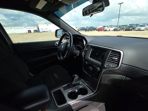 Used 2021 Jeep Grand Cherokee Laredo RWD image 17