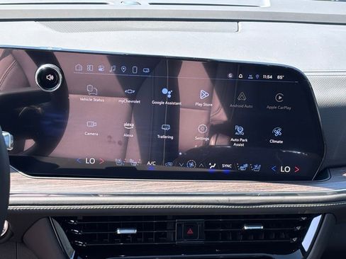 New 2025 Chevrolet Suburban Premier w/ Sun And Tow Package image 34