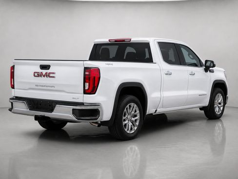 Used 2022 GMC Sierra 1500 SLT AWD/4WD image 2