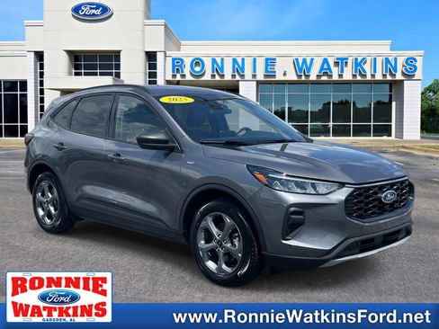 Used 2025 Ford Escape ST-Line FWD image 1