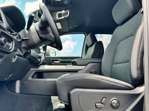 New 2026 RAM 1500 4x4 Crew Cab image 15