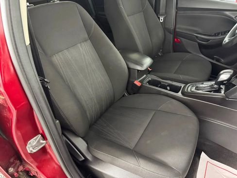 Used 2017 Ford Focus SE FWD image 30