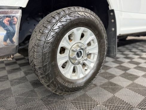 Used 2021 Ford F250 XLT w/ XLT Value Package AWD/4WD image 8
