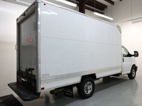 Used 2022 Chevrolet Express 3500 w/ Driver Convenience Package RWD image 42