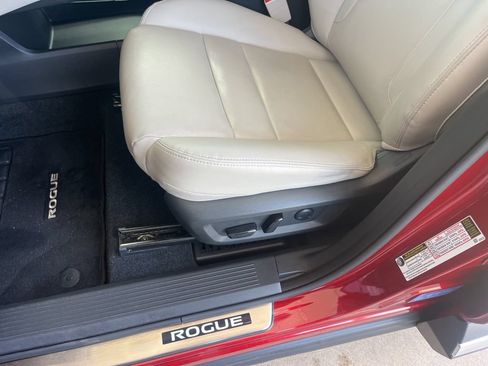 Used 2023 Nissan Rogue SL w/ SL Premium Package FWD image 8