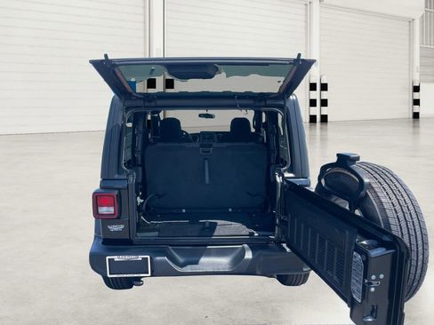 Used 2020 Jeep Wrangler Sport S image 11