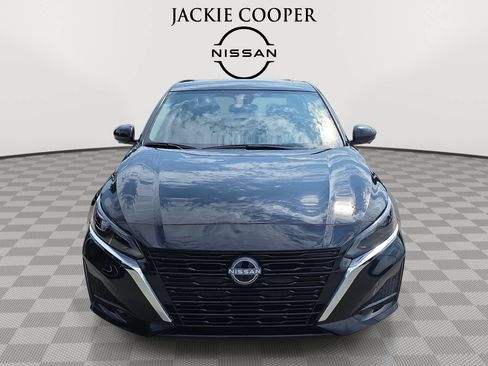 Used 2025 Nissan Altima 2.5 SL FWD image 2