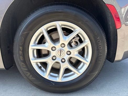 Used 2023 Chrysler Pacifica Touring-L FWD image 33