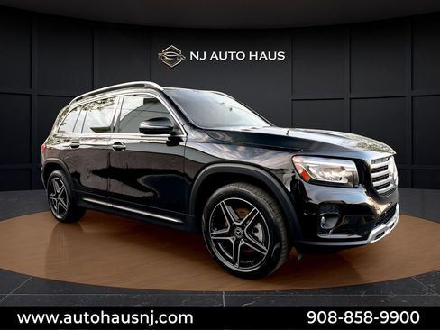 Used 2024 Mercedes-Benz GLB 250 image 1