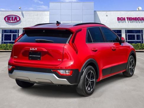 Certified 2024 Kia Niro EX FWD image 4