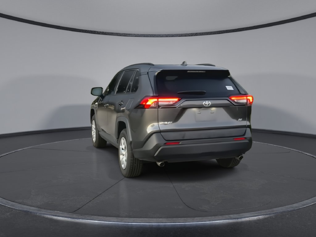 Used 2021 Toyota RAV4 LE FWD image 7