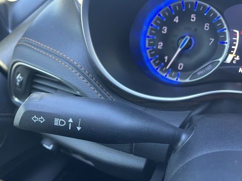 Used 2023 Chrysler Pacifica Pinnacle image 21