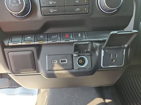 Certified 2022 Chevrolet Silverado 1500 Custom AWD/4WD image 20
