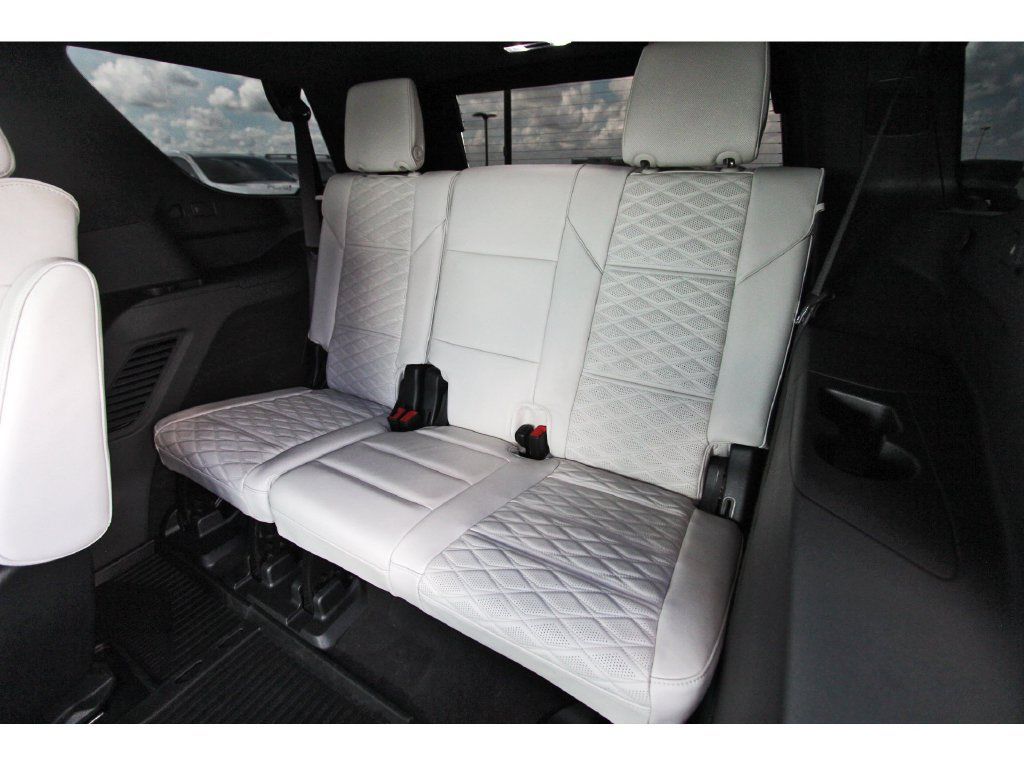 Used 2026 Cadillac Escalade Platinum Sport w/ LPO, ONYX Package AWD/4WD image 13
