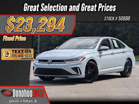 Used 2025 Volkswagen Jetta SE w/ Sunroof Package FWD image 1