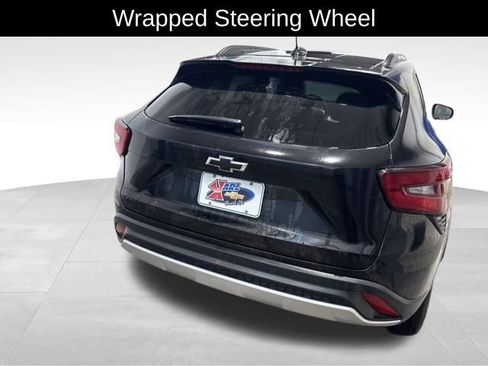 Used 2024 Chevrolet Trax LT w/ Driver Confidence Package FWD image 6