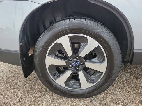 Used 2018 Subaru Forester 2.5i Premium w/ All-Weather Package image 5