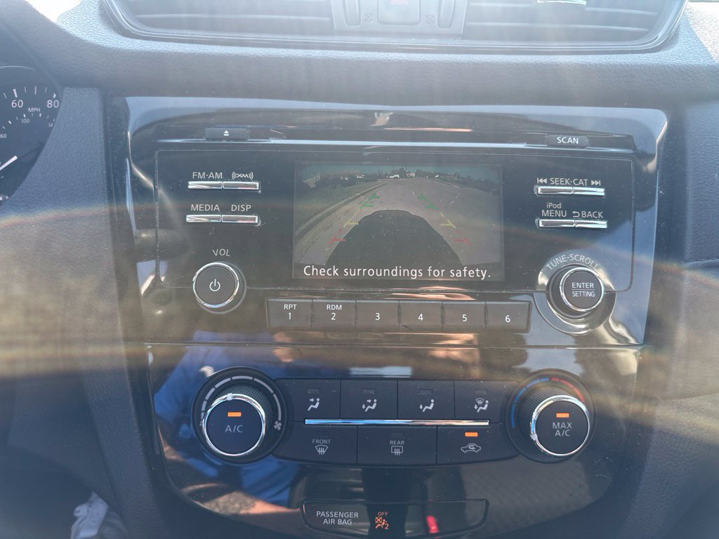 Used 2017 Nissan Rogue S FWD image 8