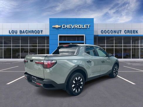 Used 2025 Hyundai Santa Cruz SE FWD image 8