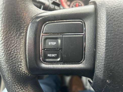 Used 2014 Dodge Grand Caravan SE image 17