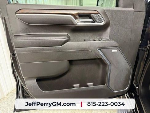 Used 2023 GMC Sierra 1500 SLT w/ SLT Premium Package AWD/4WD image 15