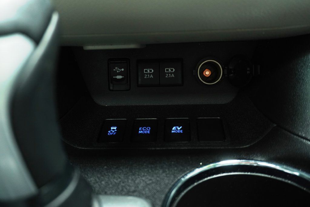 Used 2018 Toyota Highlander XLE AWD/4WD image 22