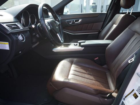 Used 2014 Mercedes-Benz E 350 Sedan image 21