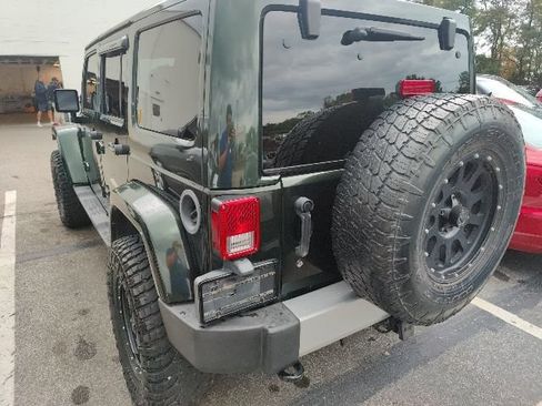 Used 2011 Jeep Wrangler Unlimited Sahara w/ Dual Top Group AWD/4WD image 7