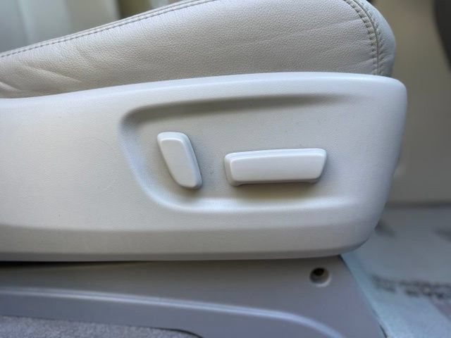 Used 2012 Toyota Sienna XLE FWD image 19