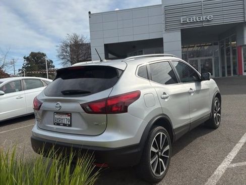 Used 2017 Nissan Rogue Sport SL image 5