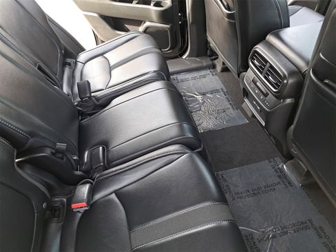 Used 2023 Honda Pilot EX-L image 11