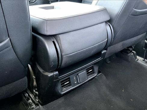 Used 2025 GMC Sierra 1500 SLT RWD image 32