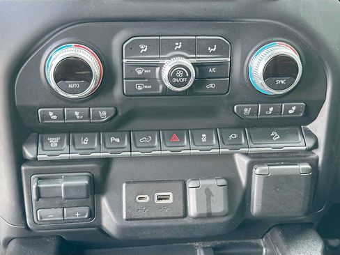 Used 2020 GMC Sierra 2500 AT4 w/ AT4 Premium Package AWD/4WD image 16