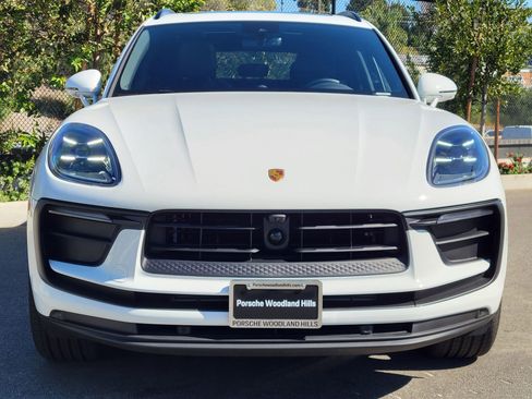 Used 2025 Porsche Macan image 10