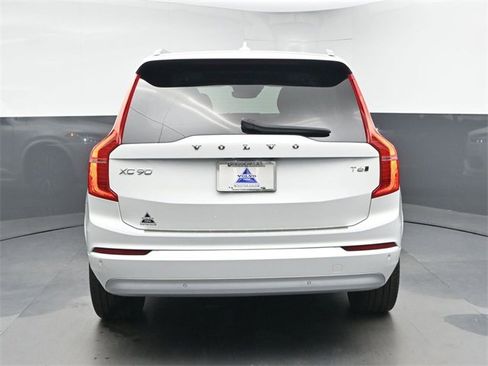 Used 2022 Volvo XC90 T6 Momentum w/ Advanced Package image 7