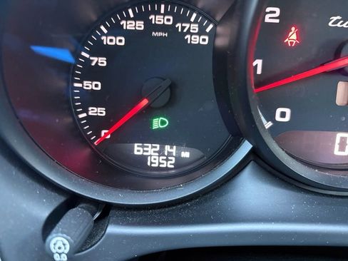 Used 2016 Porsche Macan Turbo image 29