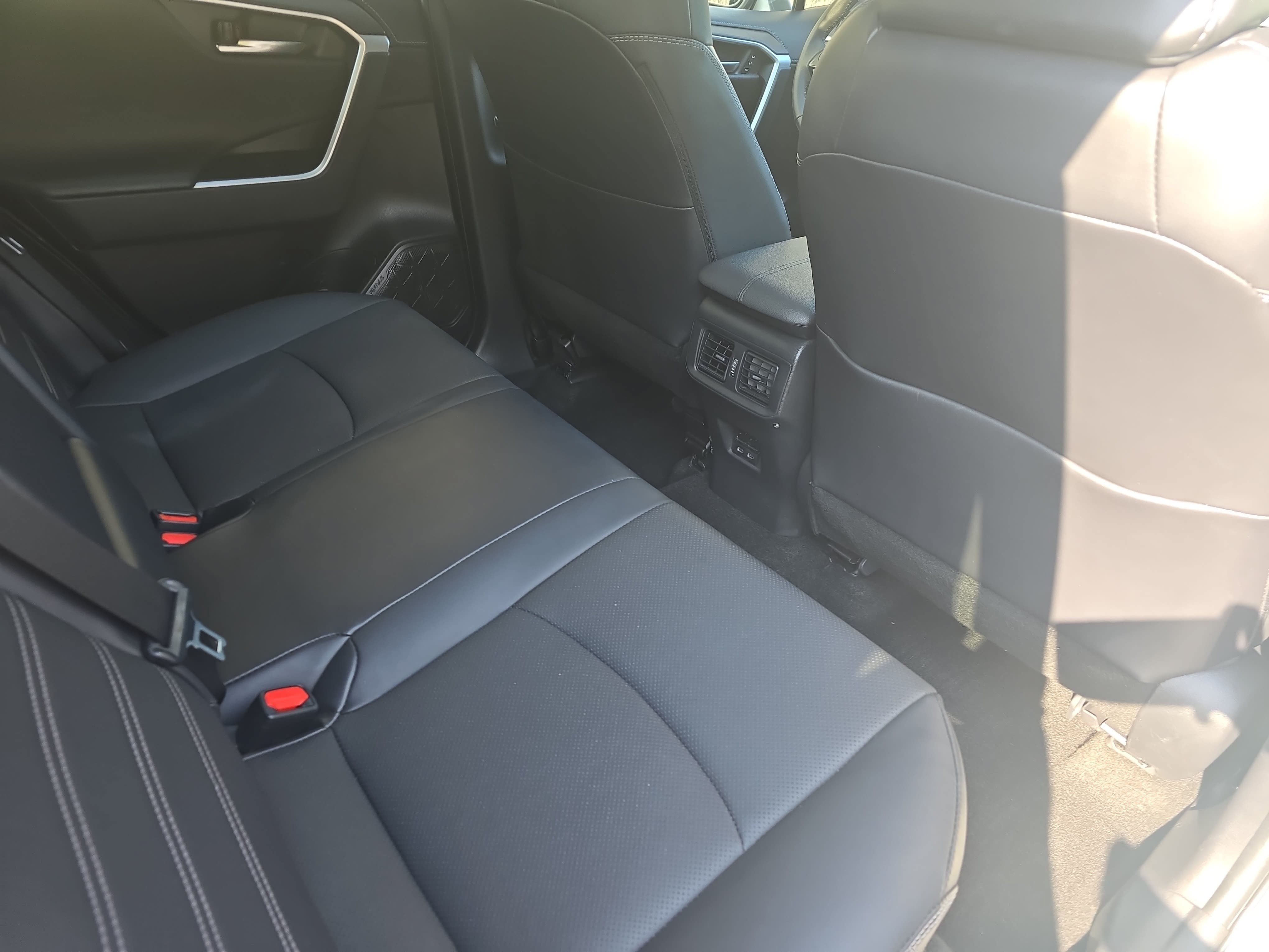 Used 2023 Toyota RAV4 Limited FWD image 11