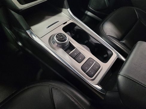 Used 2020 Ford Explorer XLT w/ Equipment Group 202A image 26