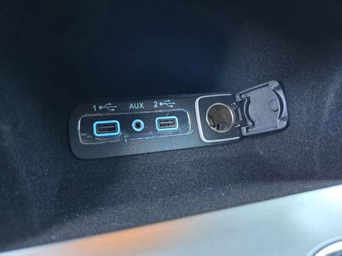 Used 2019 Jeep Grand Cherokee Altitude RWD image 29