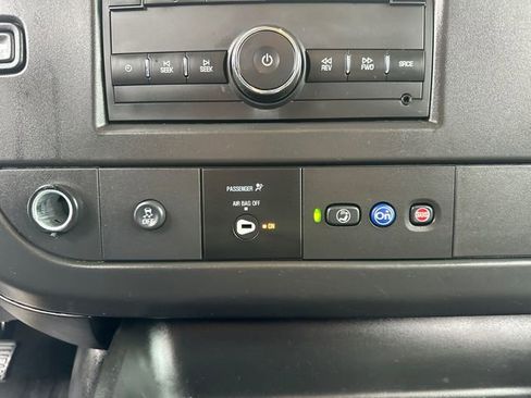 Used 2025 Chevrolet Express 3500 Extended w/ Driver Convenience Package RWD image 32