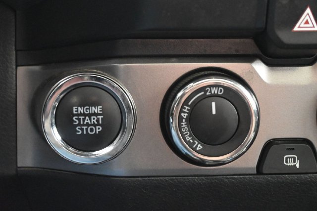 Used 2022 Toyota Tacoma Limited AWD/4WD image 31
