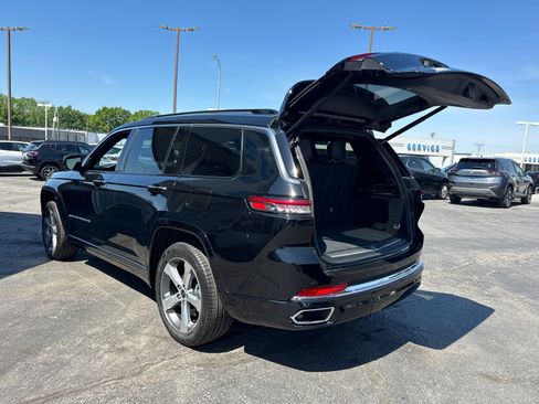 Used 2023 Jeep Grand Cherokee L Overland AWD/4WD image 19