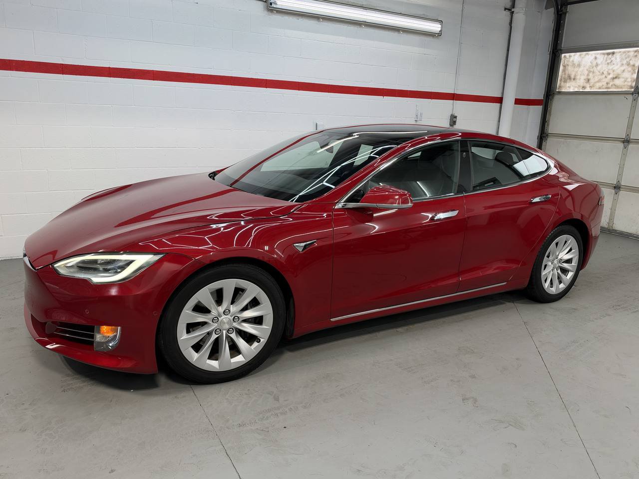 Used 2018 Tesla Model S 75D AWD/4WD image 2