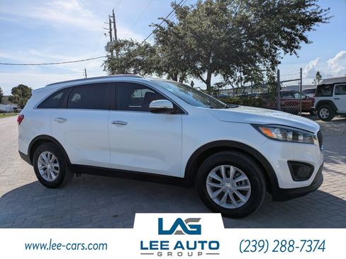 Used 2017 Kia Sorento FWD w/ LX Convenience Package image 1