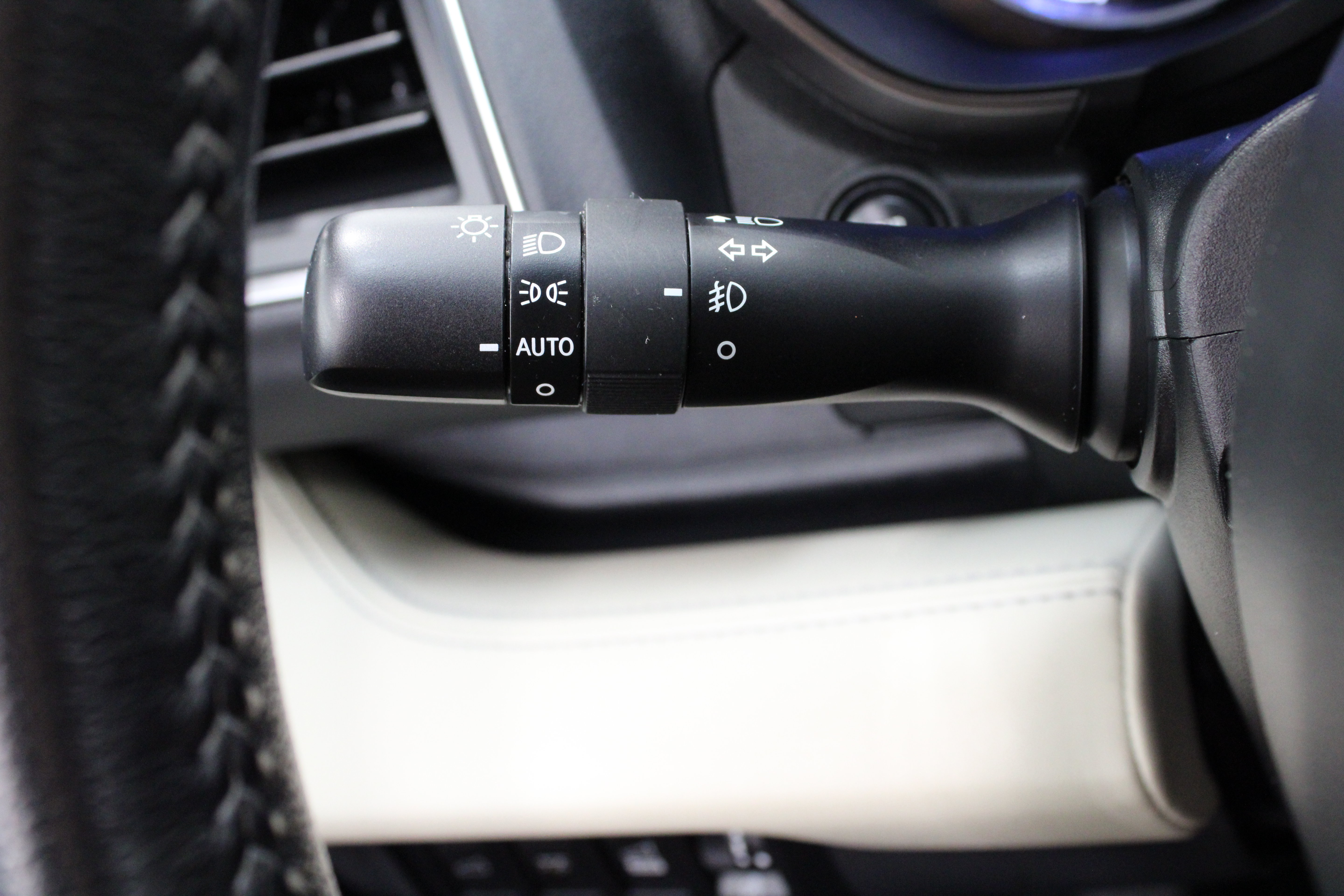 Used 2021 Subaru Ascent Limited w/ Technology Package AWD/4WD image 27