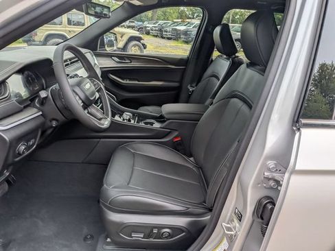 New 2026 Jeep Grand Cherokee Limited AWD/4WD image 9