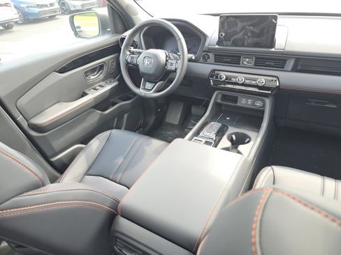 New 2025 Honda Pilot TrailSport image 34