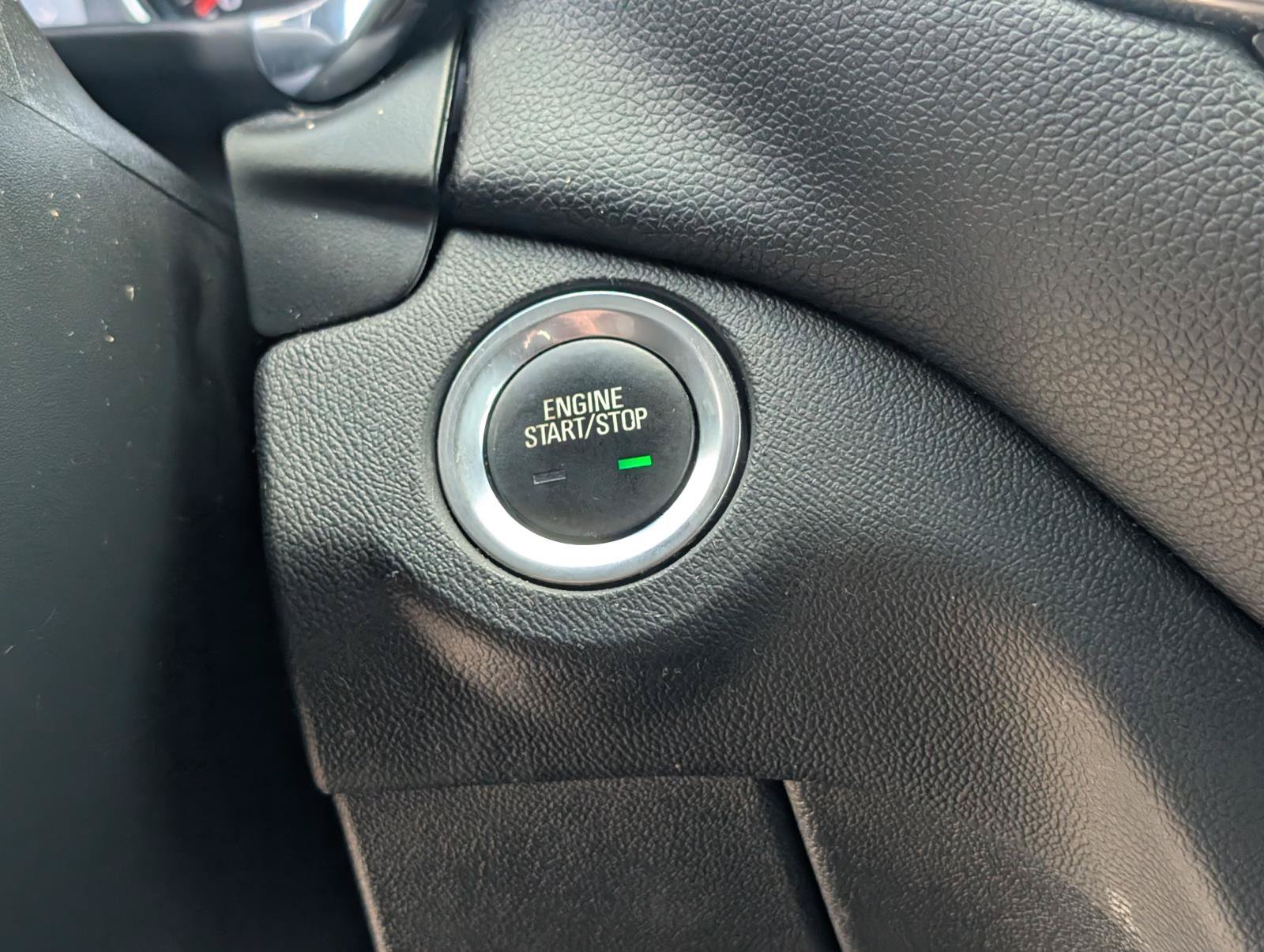 Used 2020 Chevrolet Equinox LT FWD image 21